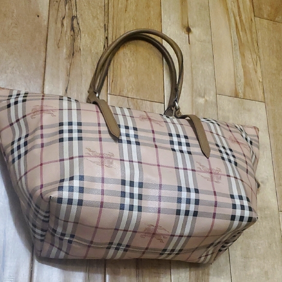 Burberry Beige Checkered Women's Bag authentic - Picture 1 of 16